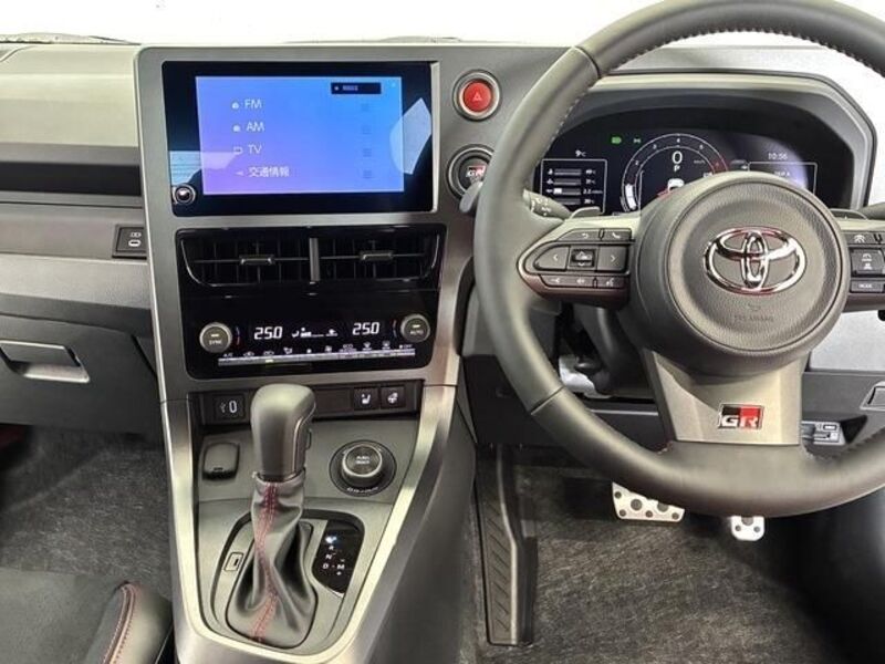 GR YARIS