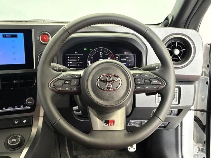 GR YARIS