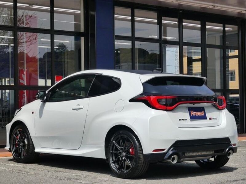 GR YARIS