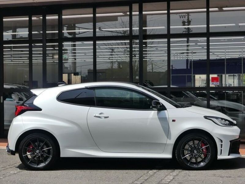 GR YARIS