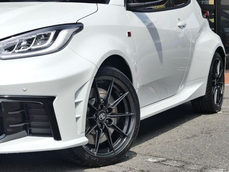 GR YARIS