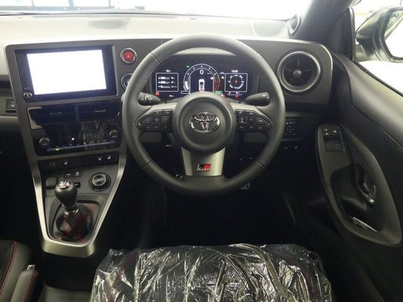 GR YARIS