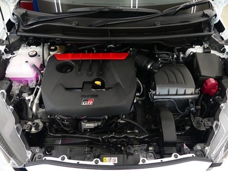 GR YARIS