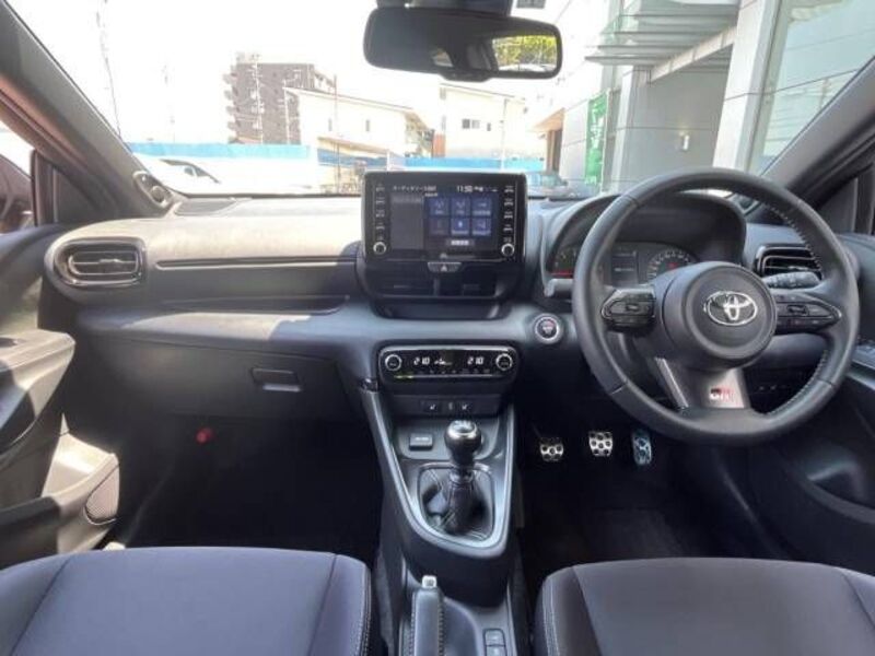 GR YARIS