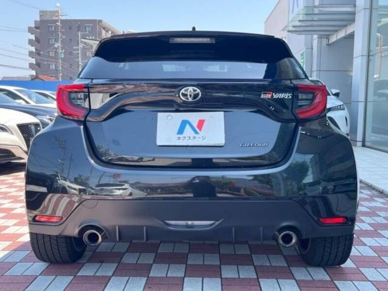 GR YARIS
