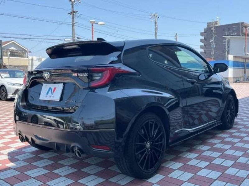 GR YARIS