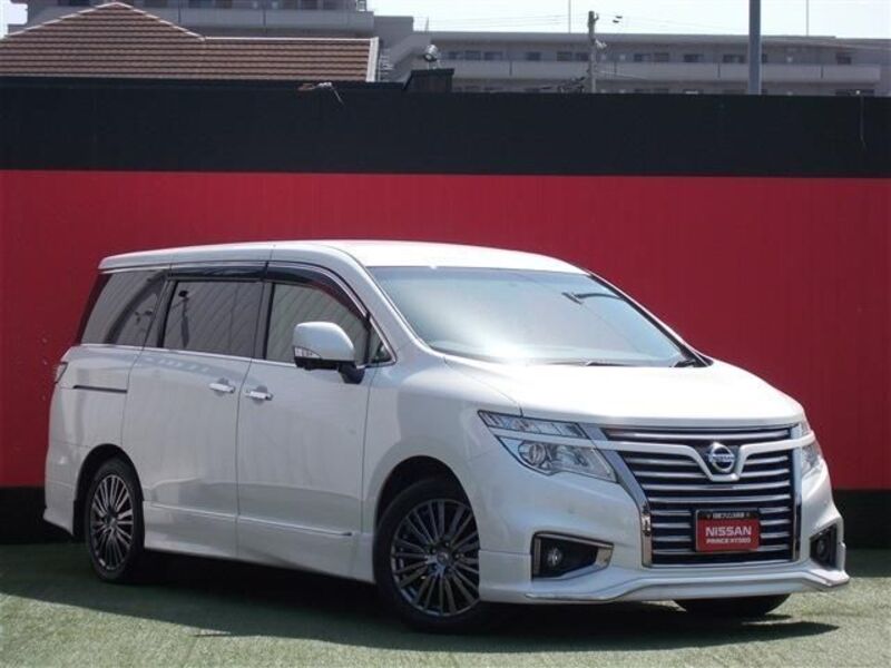 NISSAN ELGRAND