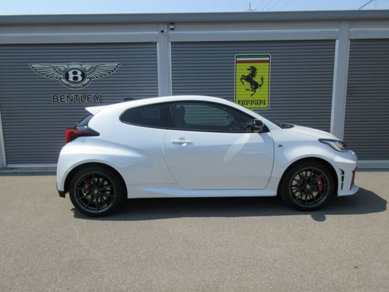 GR YARIS