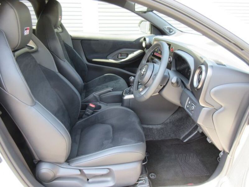 GR YARIS