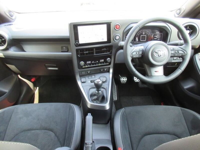 GR YARIS