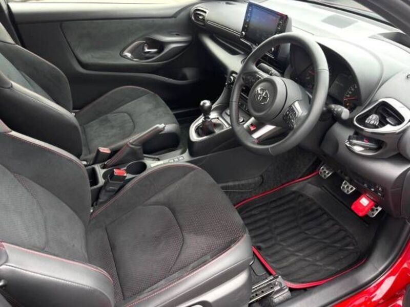 GR YARIS
