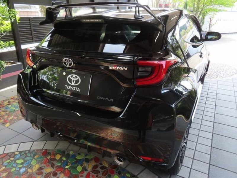 GR YARIS