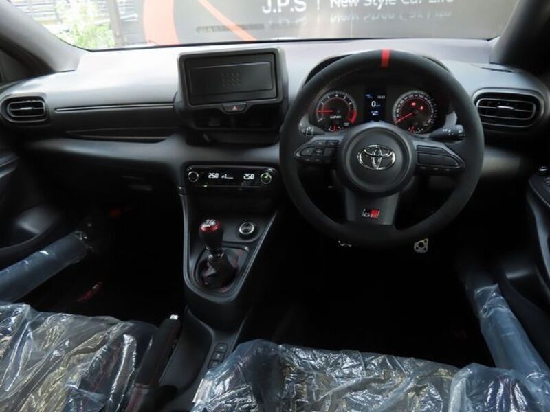 GR YARIS