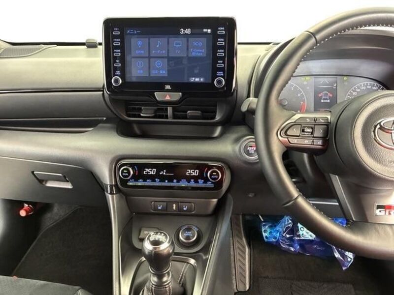 GR YARIS