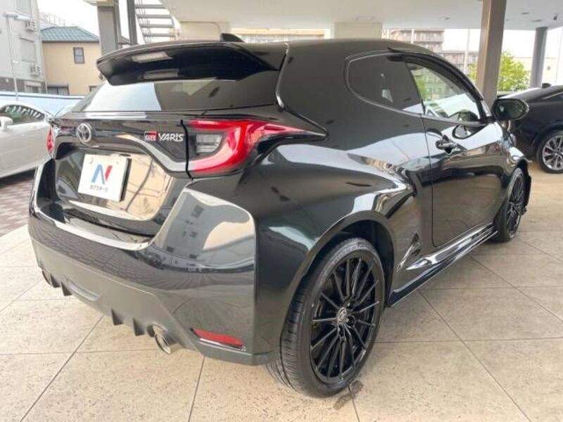 GR YARIS