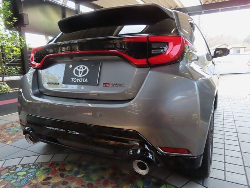 GR YARIS
