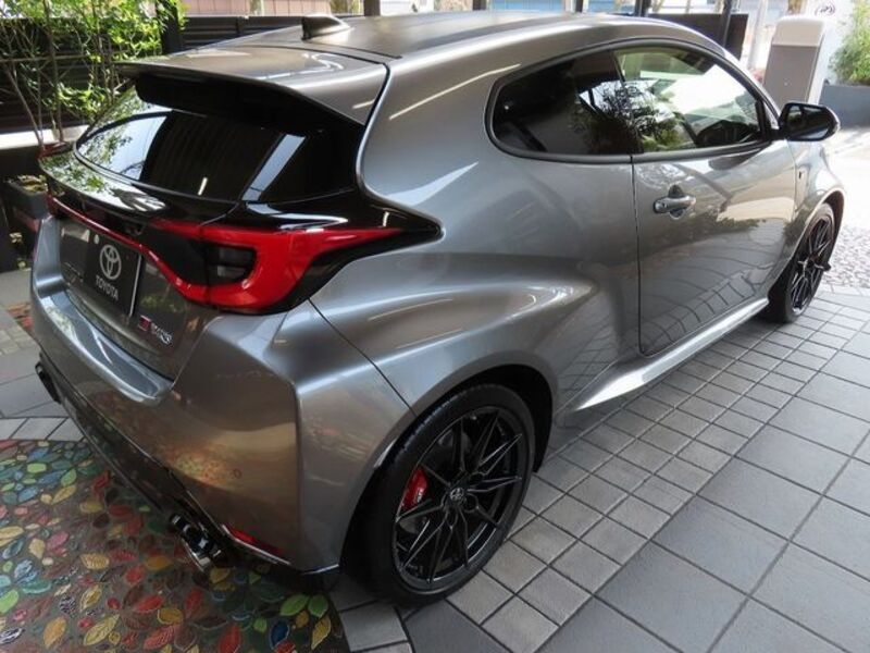 GR YARIS