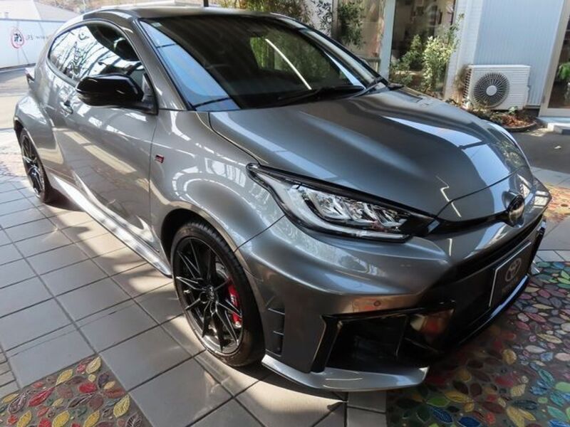 GR YARIS