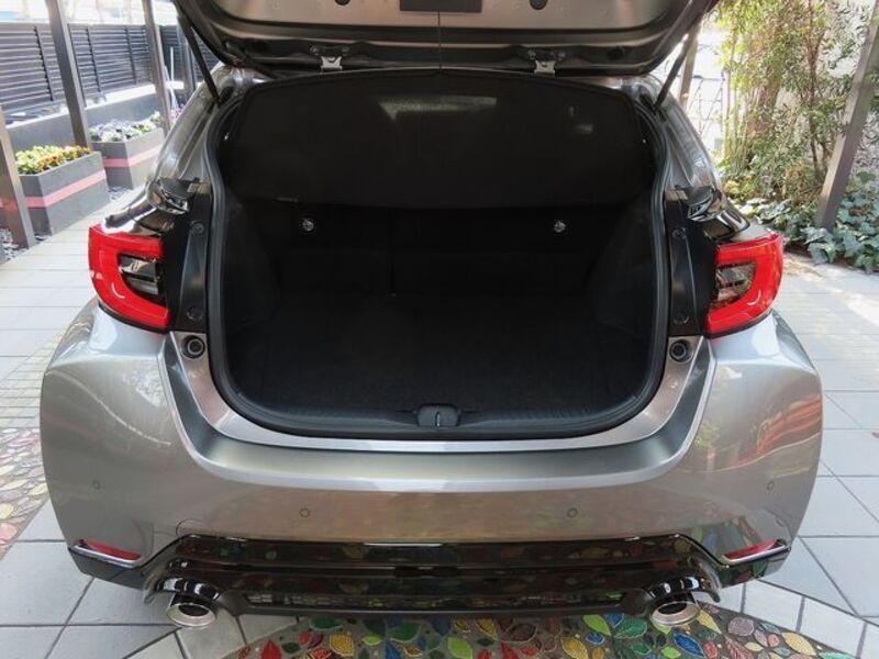 GR YARIS
