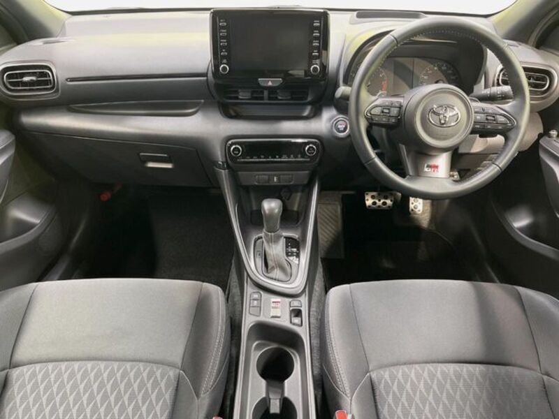 GR YARIS