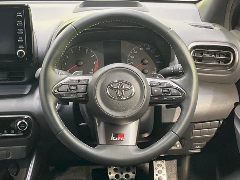 GR YARIS
