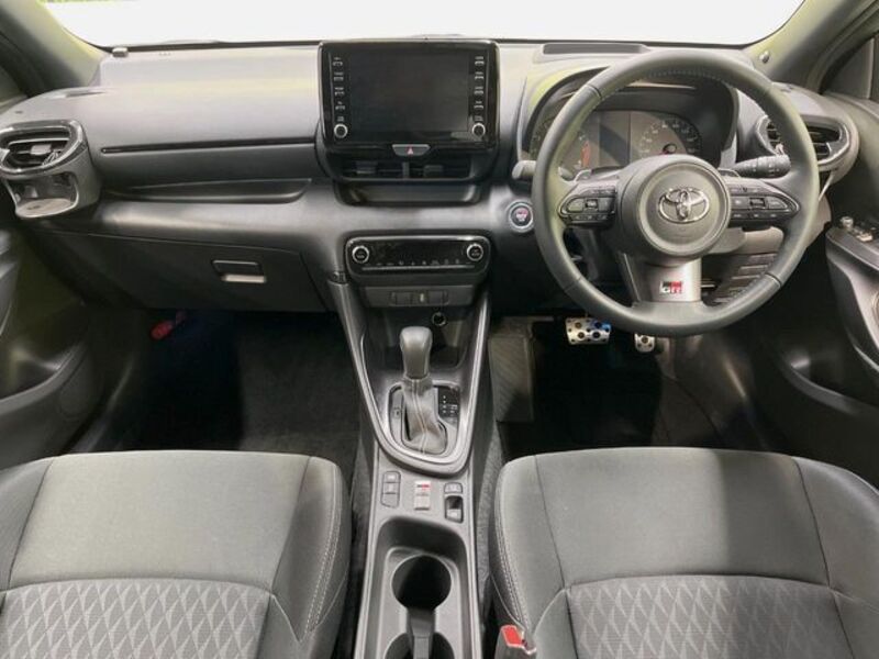 GR YARIS