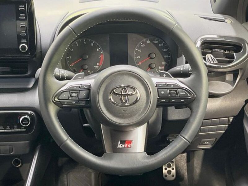 GR YARIS