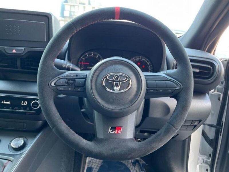 GR YARIS