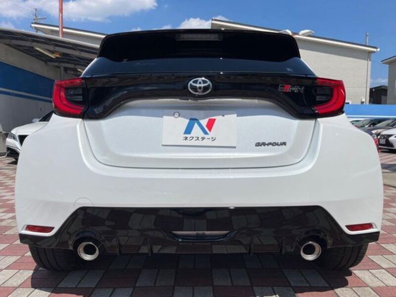 GR YARIS