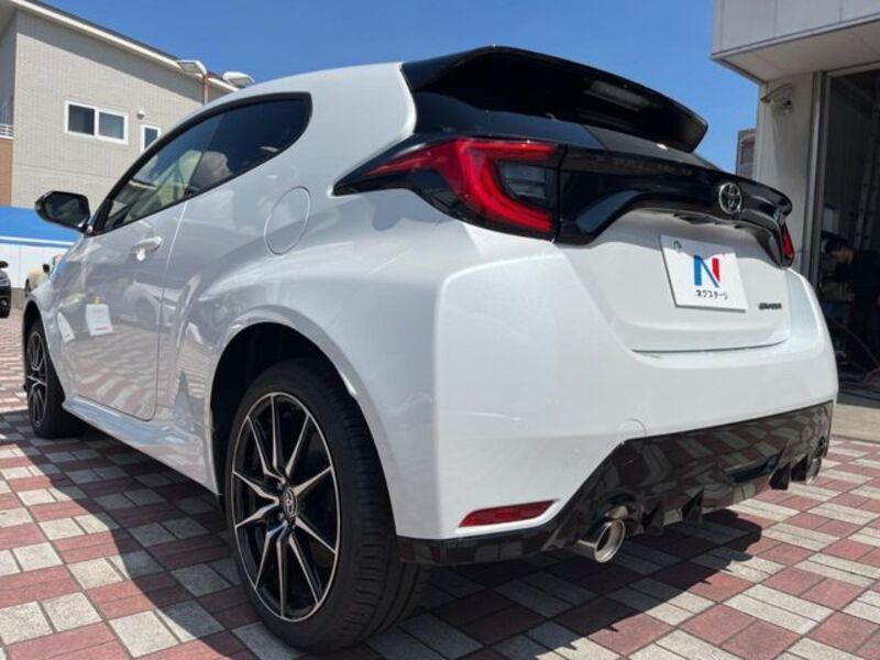 GR YARIS