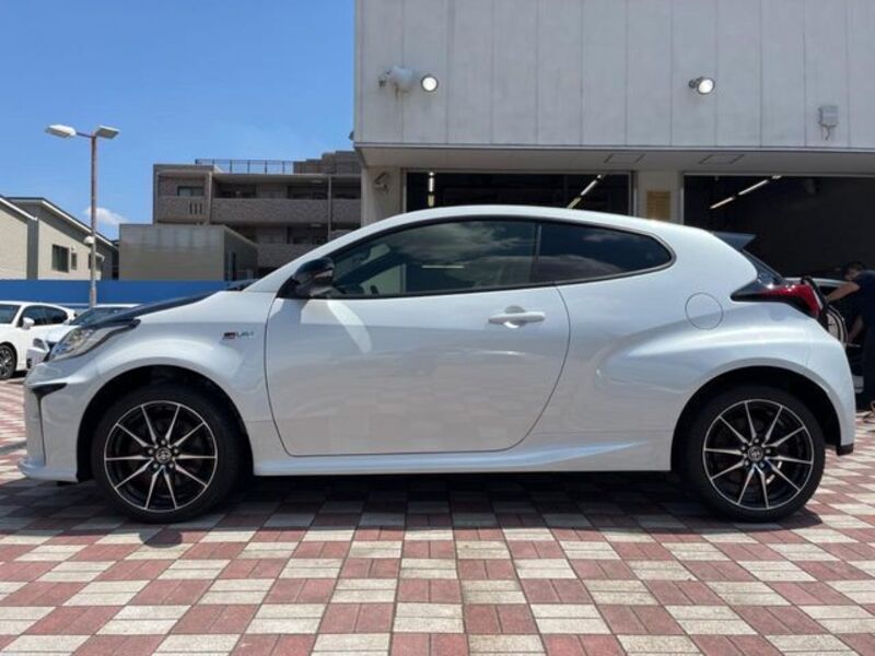 GR YARIS