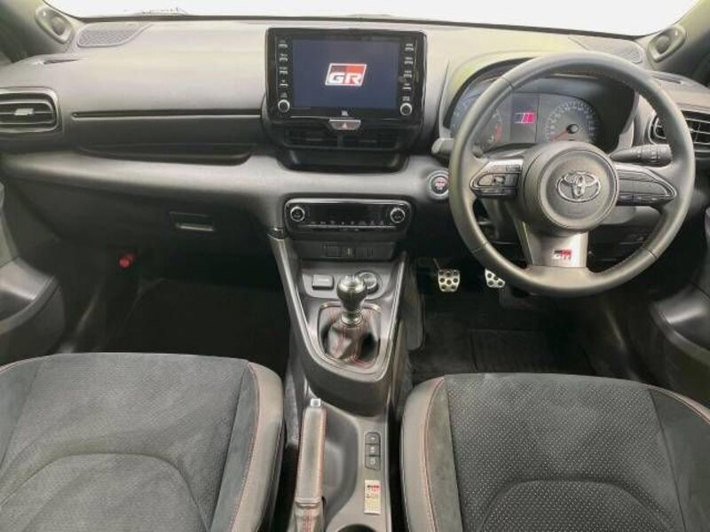 GR YARIS