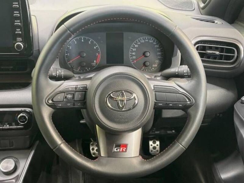 GR YARIS