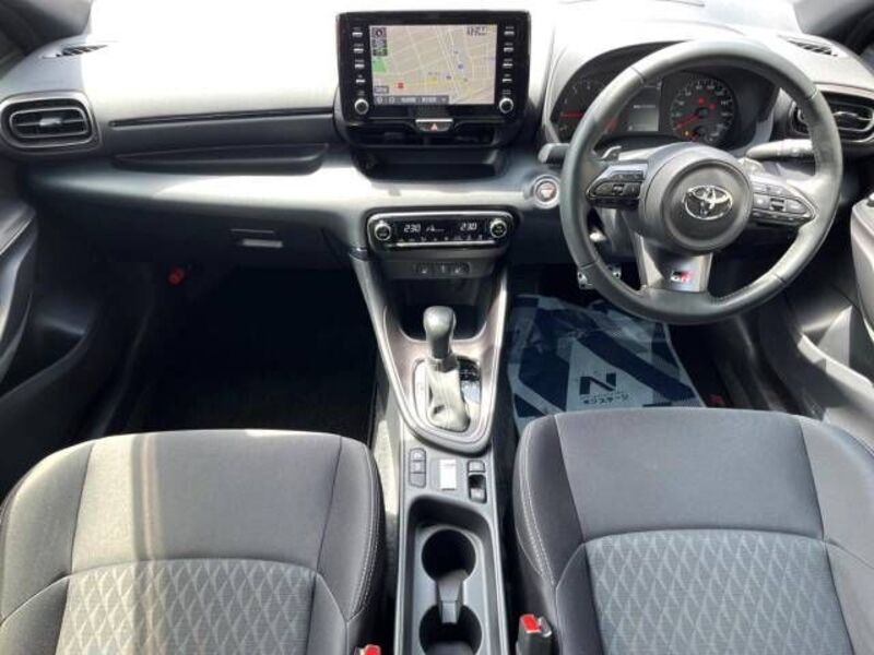 GR YARIS