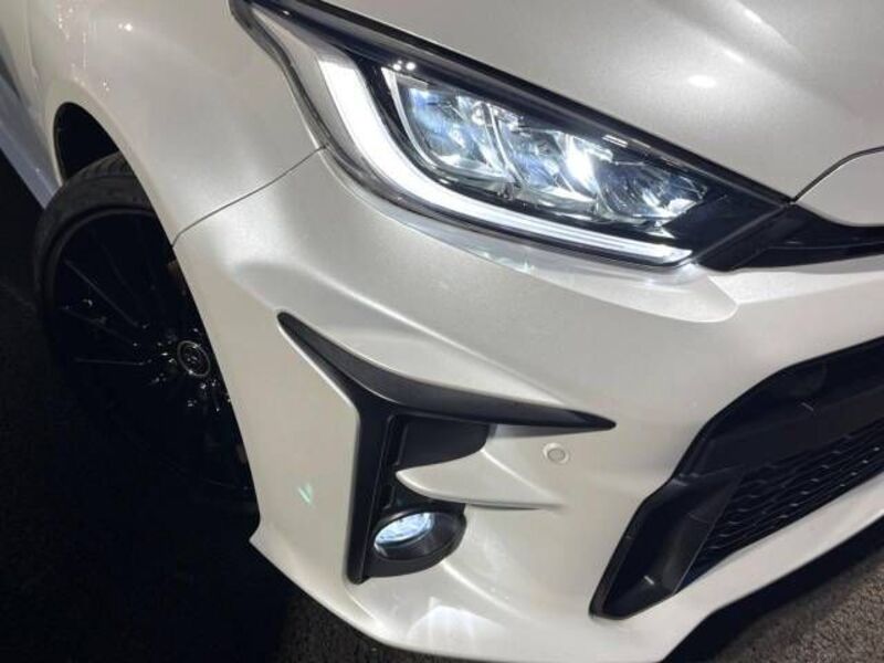 GR YARIS