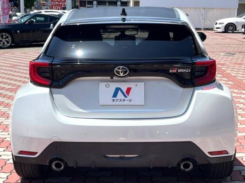 GR YARIS