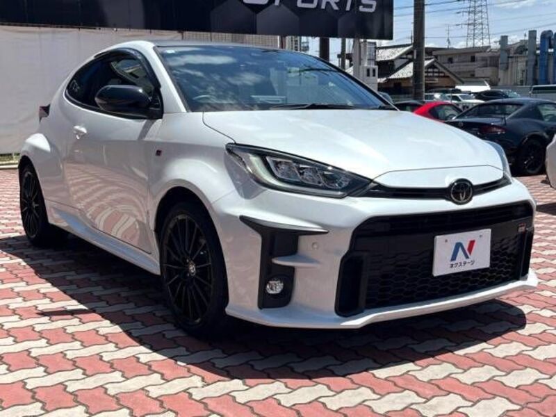 GR YARIS