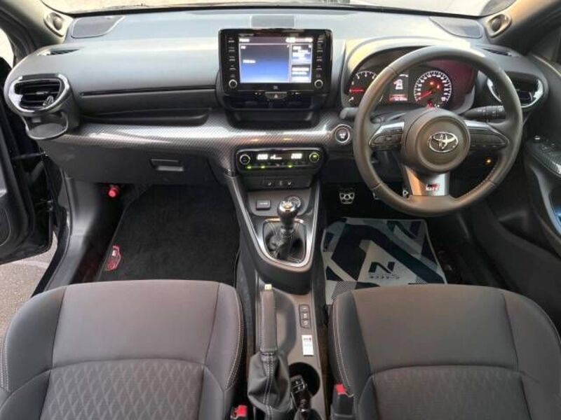 GR YARIS