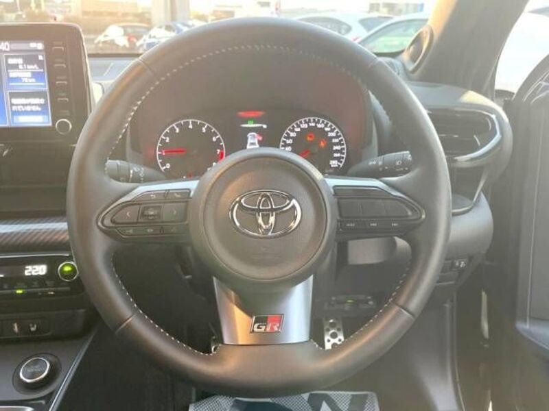 GR YARIS