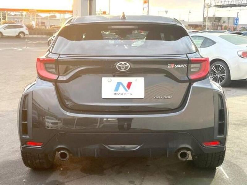 GR YARIS