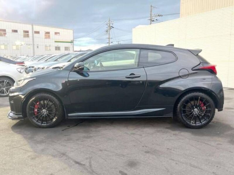 GR YARIS