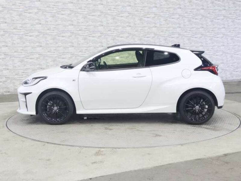 GR YARIS