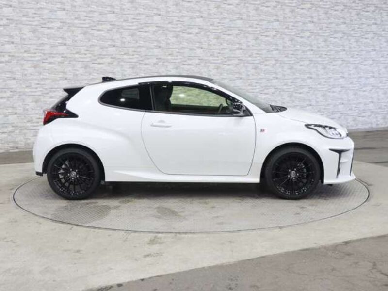 GR YARIS