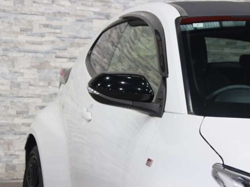 GR YARIS