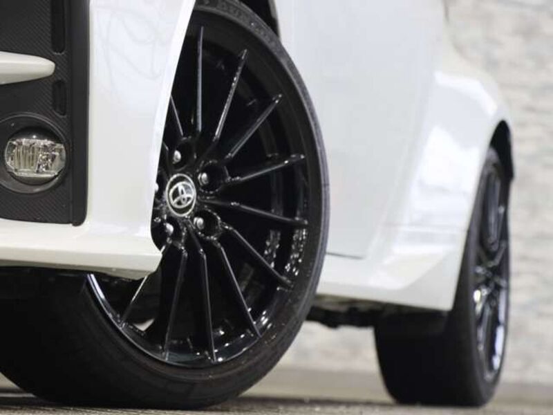 GR YARIS
