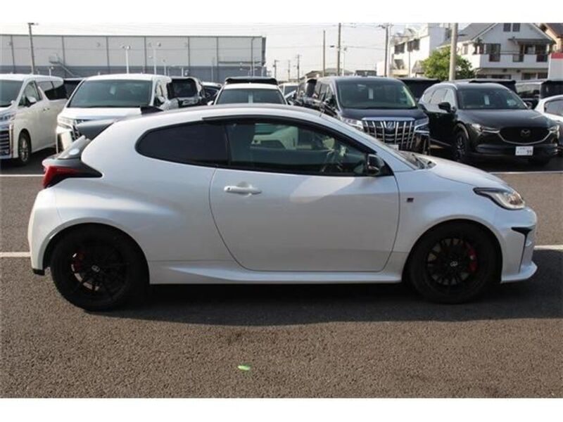 GR YARIS