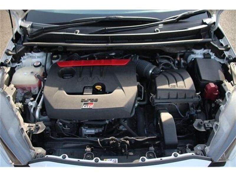 GR YARIS