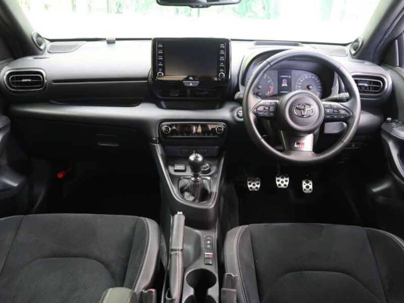 GR YARIS
