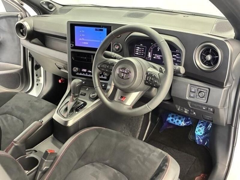 GR YARIS