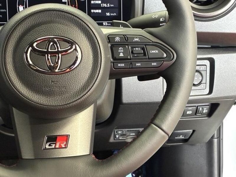 GR YARIS